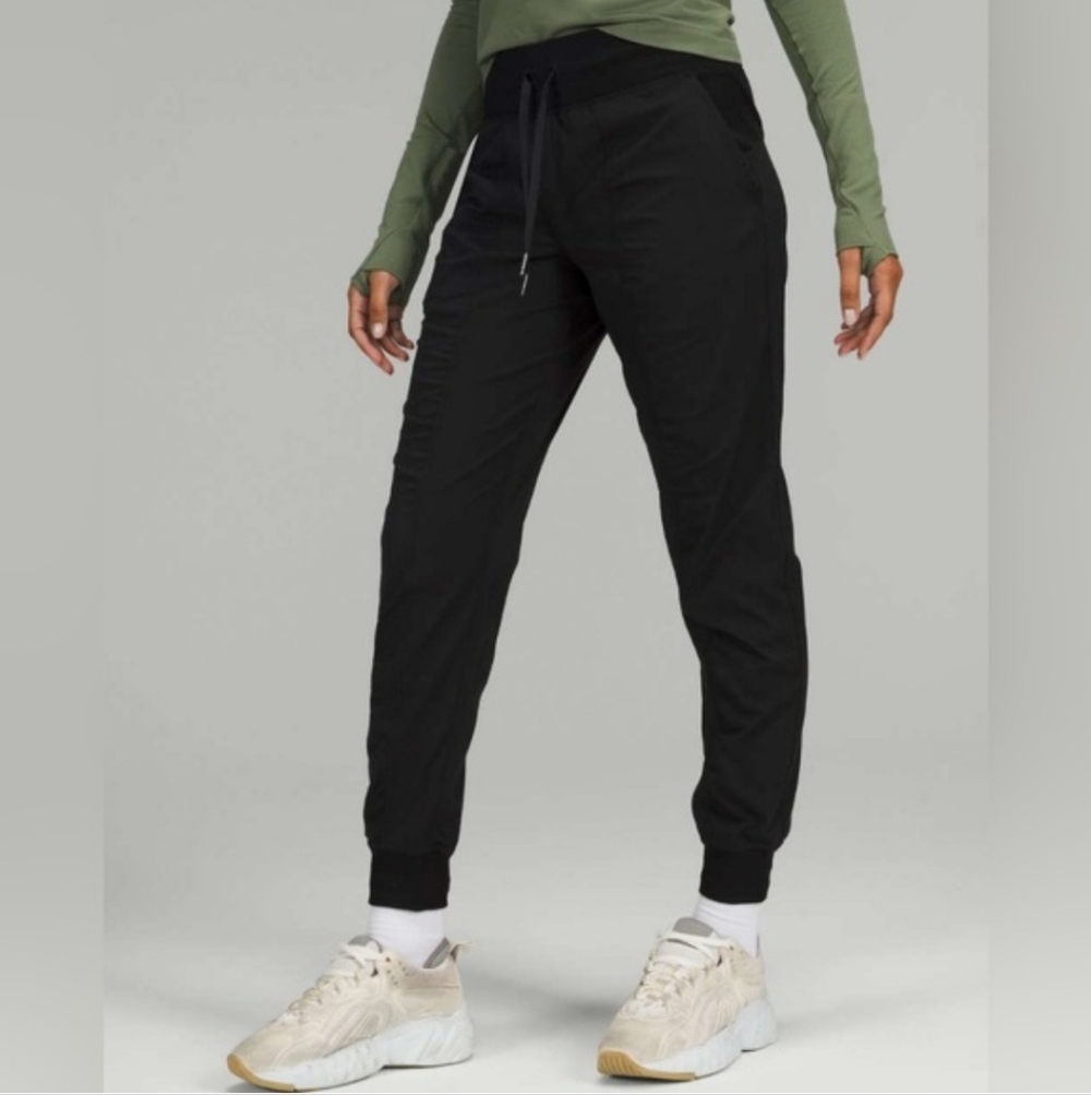 Lululemon Dance Studio Mid-Rise Jogger Black Size 4